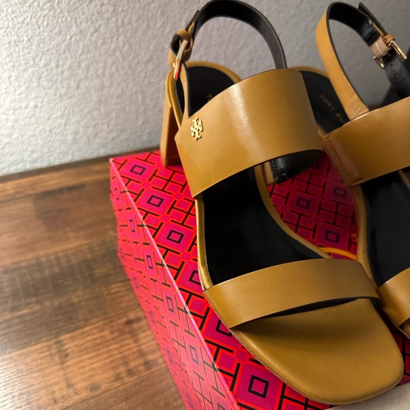 NWT Tory Burch DOUBLE T HEELED SANDAL Size 6.5 - Picture 4 of 6